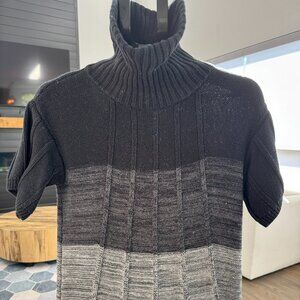Saks Fifth Avenue Black and grey short sleeve knit sweater with a high neckline